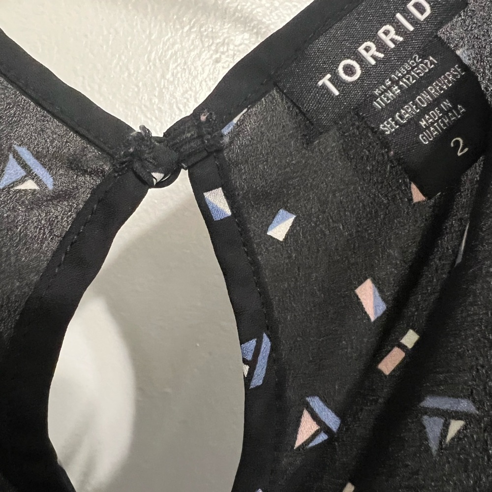 TORRID black flutter top Sz 2X - Picture 4 of 4